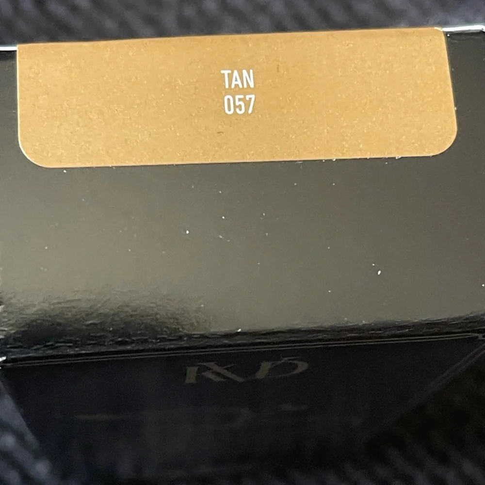 KVD Good Apple Tan 057 Full-Coverage Transfer-Proof Serum Foundation